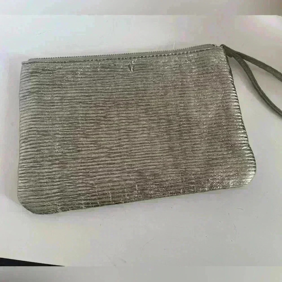 STELLA & DOT In Charge Pouch Bag Clutch Zipper Textured Pewter - 8.5" - Picture 1 of 7
